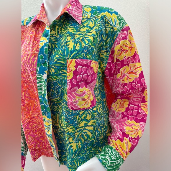 Lilly Pulitzer Button Up Top - Picture 3 of 9